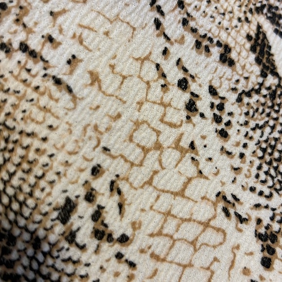 Snake Print Tank Top - Picture 3 of 3